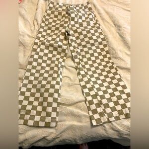 Paper moon size S in girls. Checkered ivory and khaki green.